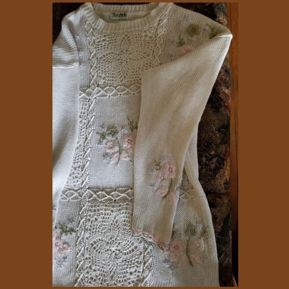 Vintage, embroidery floral leaf, lace crochet, white cotton sweater M L, Instyle - Picture 5 of 8